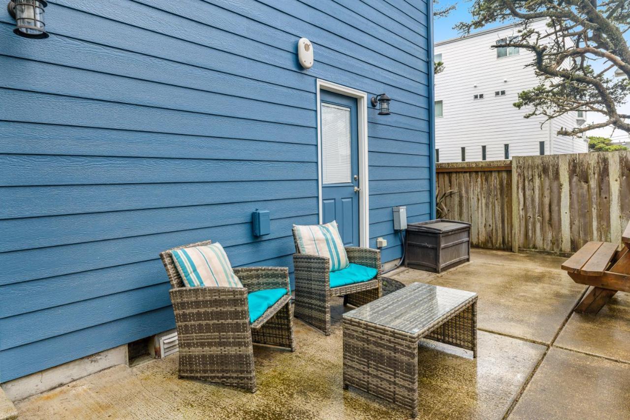 Gone Coastal Villa Lincoln City Exterior photo