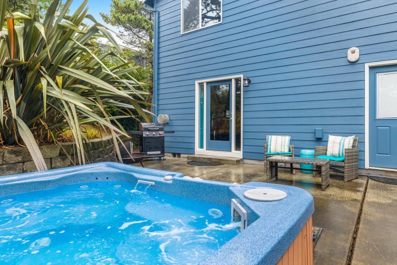 Gone Coastal Villa Lincoln City Exterior photo
