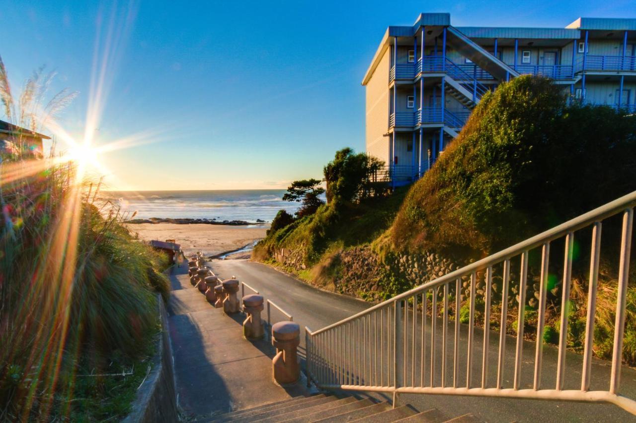 Gone Coastal Villa Lincoln City Exterior photo